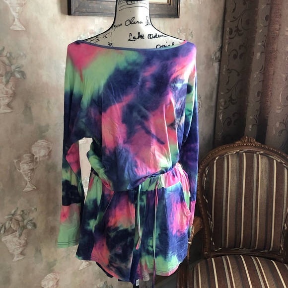 MEDIUM AVAILABLE TIEDYE 2 PIECE SHORTS SET NWT - Picture 5 of 6